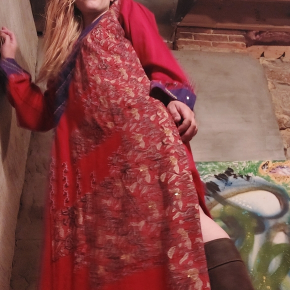 Vintage 1970's Indian caftan w/ gilded beading & embroidery - Picture 3 of 15